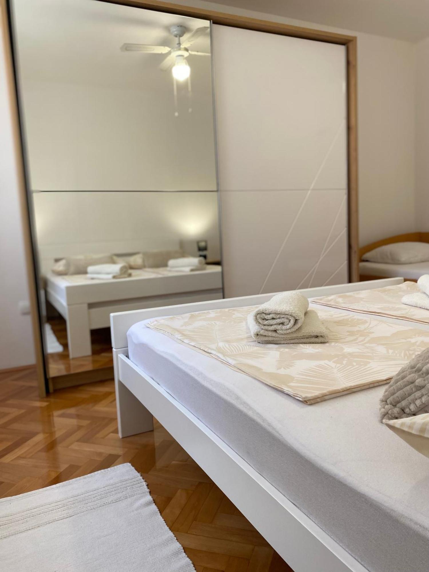 Charming Old Town Apartment Sibenik Exterior photo